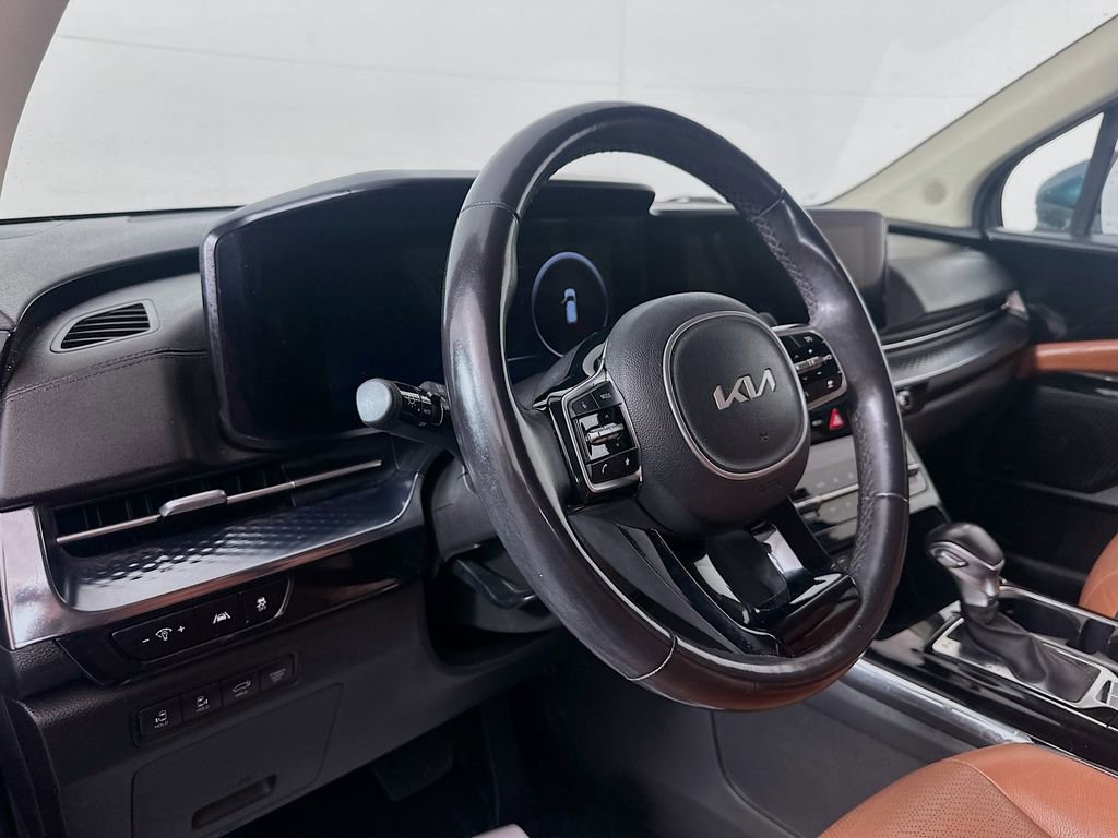 Used 2023 Kia Carnival SX Prestige image 9