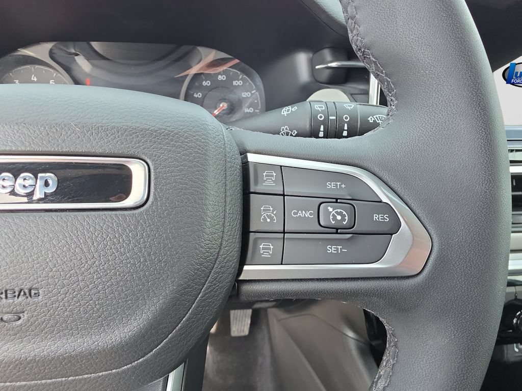 Used 2026 Jeep Compass Limited AWD/4WD image 17