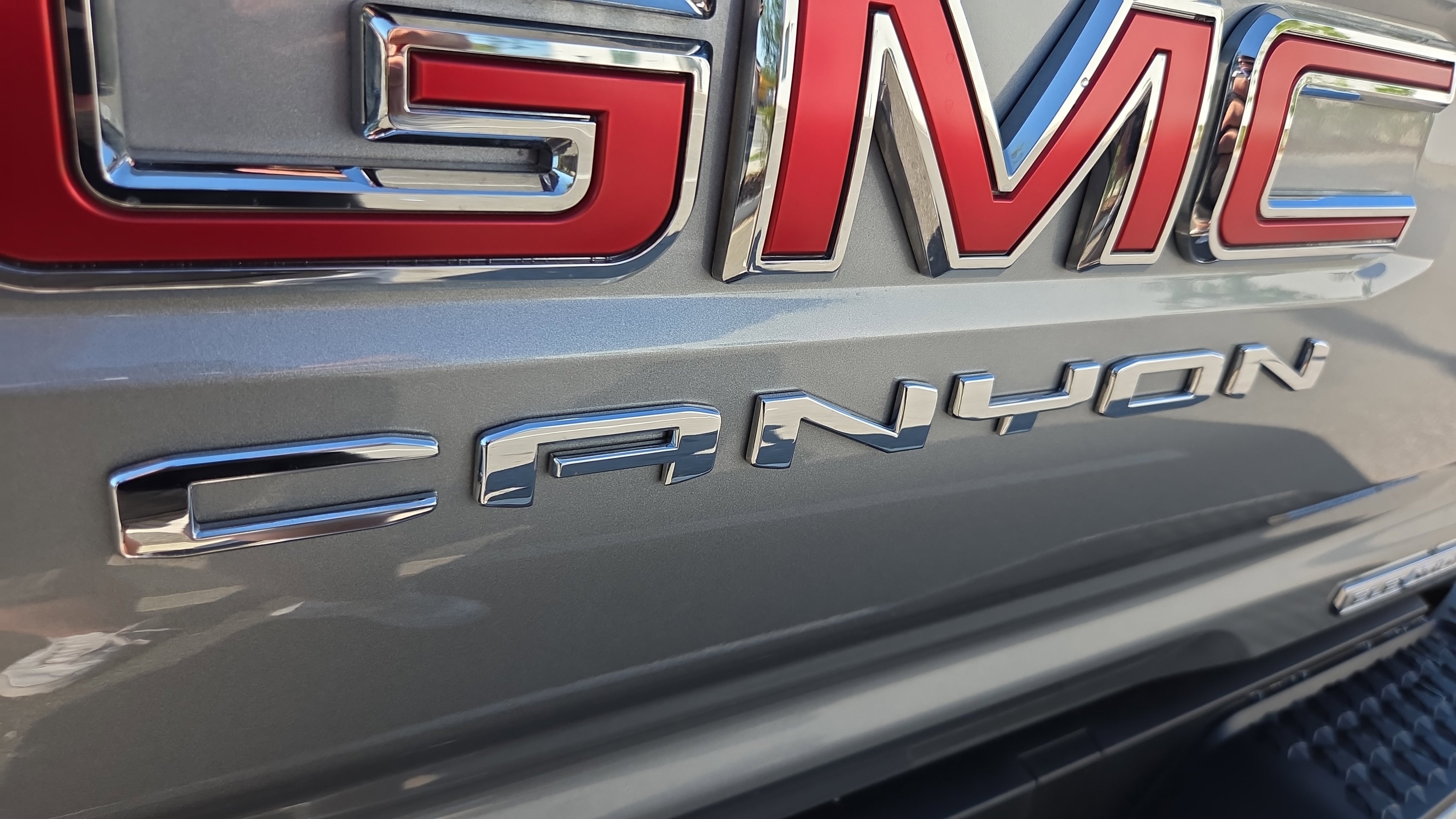 Used 2024 GMC Canyon Elevation w/ Convenience Package image 32