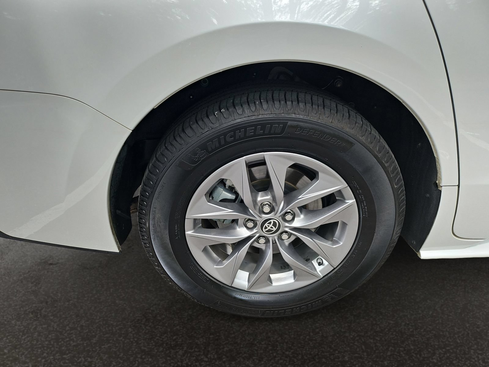 Used 2023 Toyota Sienna XLE FWD image 43
