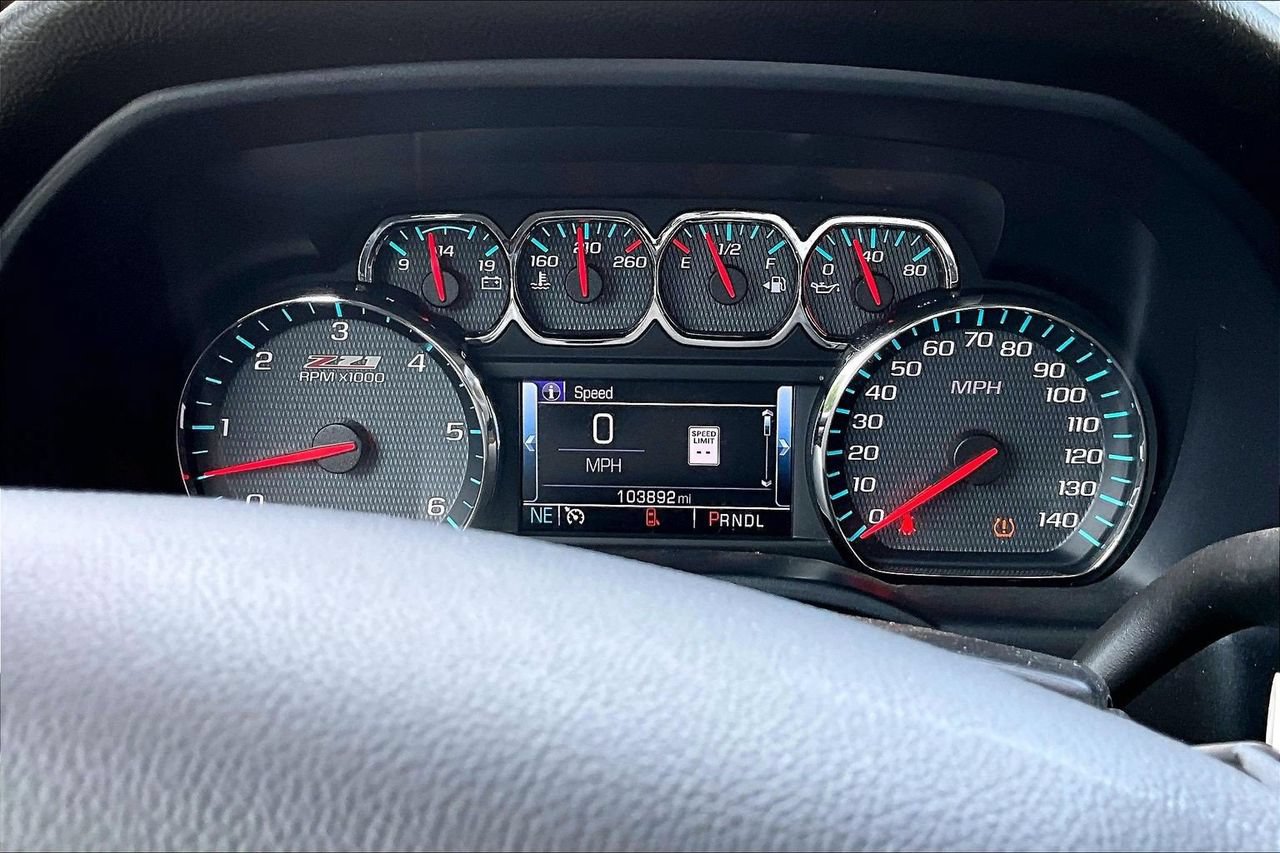 Used 2018 Chevrolet Silverado 1500 LT w/ All Star Edition AWD/4WD image 9