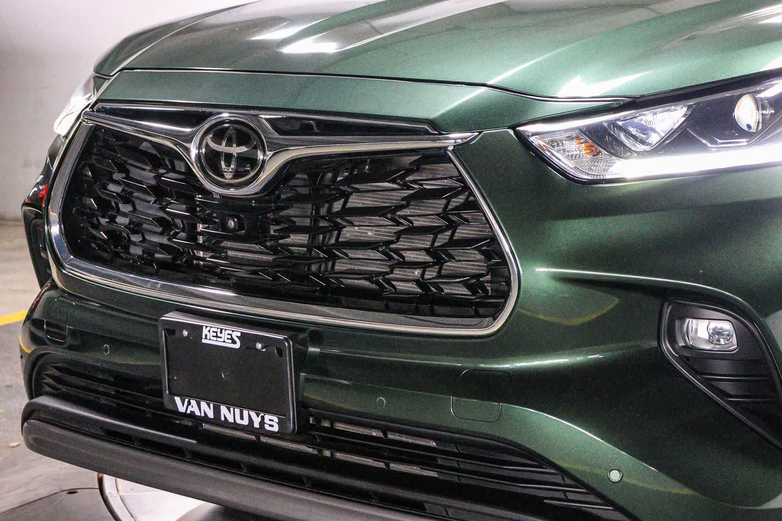 Used 2023 Toyota Highlander Platinum FWD image 8