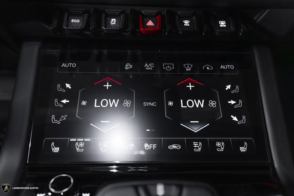 Used 2025 Lamborghini Urus SE image 32
