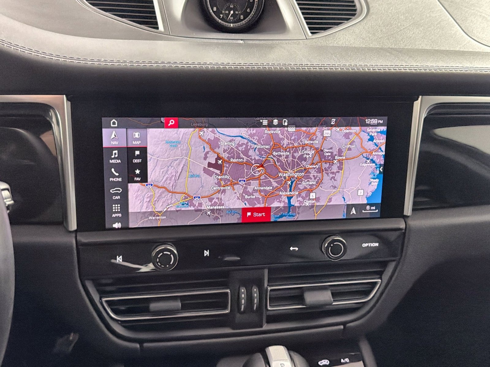 Used 2022 Porsche Macan w/ Premium Package Plus image 20