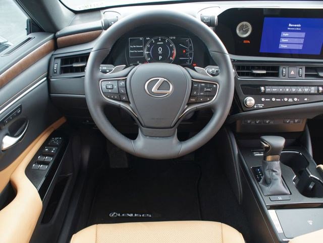 Used 2025 Lexus ES 350 w/ Premium Package FWD image 5