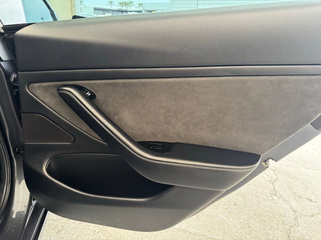 Used 2018 Tesla Model 3 Long Range image 13
