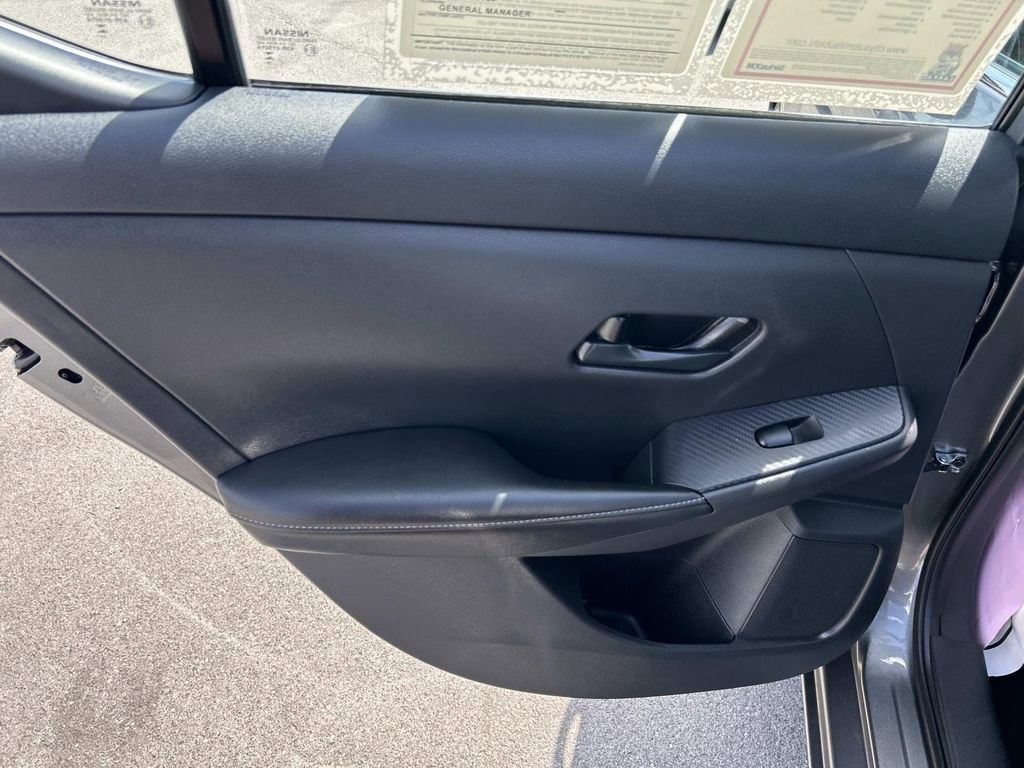 Used 2025 Nissan Sentra SV image 18