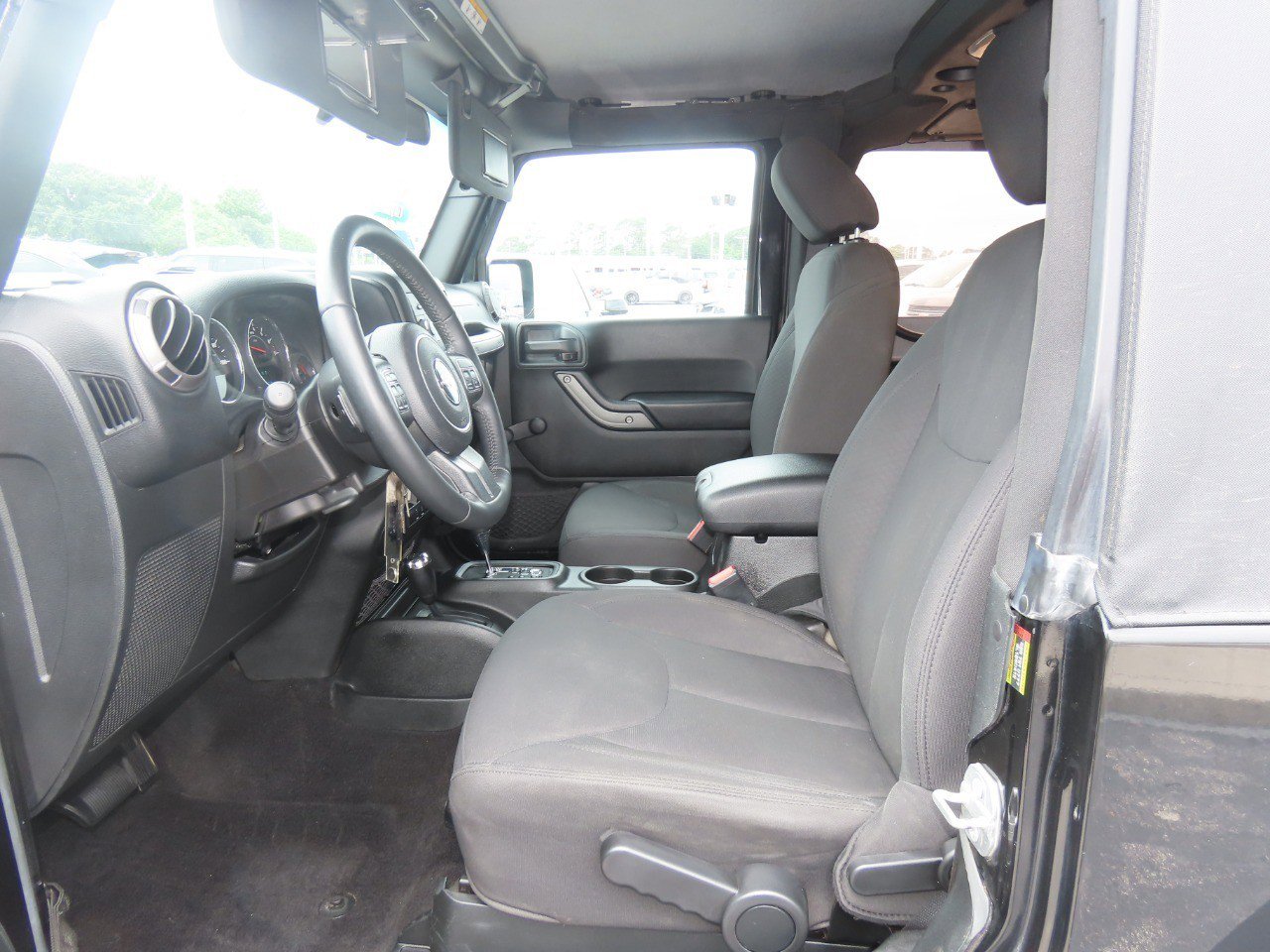 Used 2017 Jeep Wrangler Sport w/ Connectivity Group AWD/4WD image 20