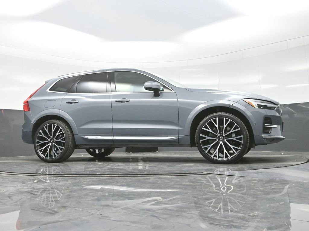 Used 2022 Volvo XC60 B6 Inscription w/ Advanced Package image 25