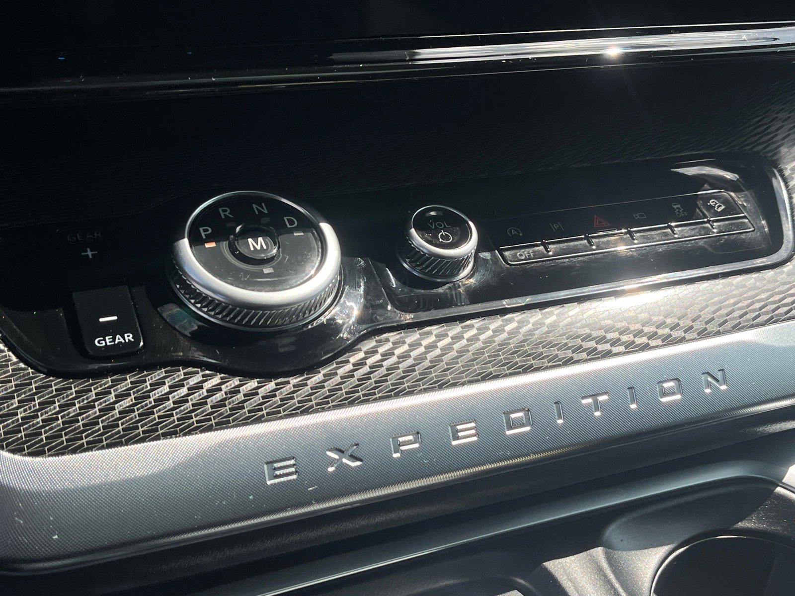 Certified 2025 Ford Expedition Platinum w/ Stealth Appearance Package image 13