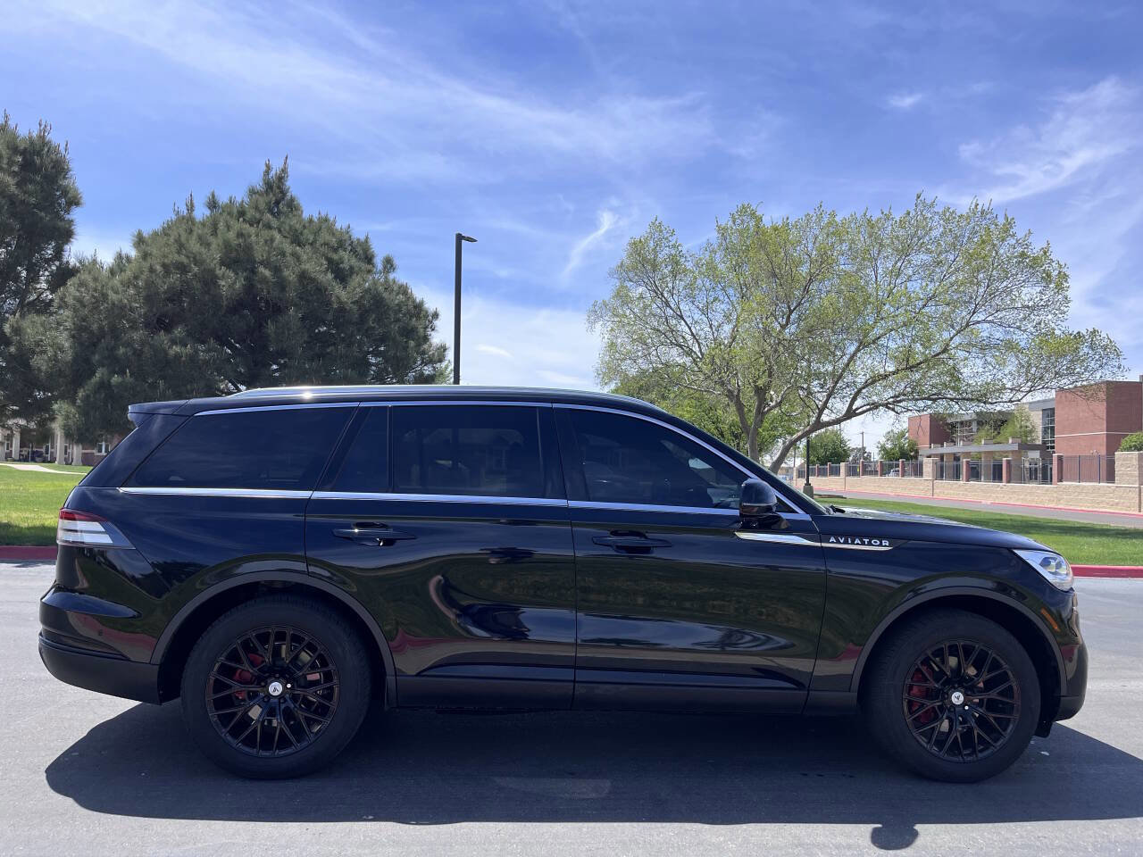 Used 2020 Lincoln Aviator Reserve w/ Equipment Group 202A image 6