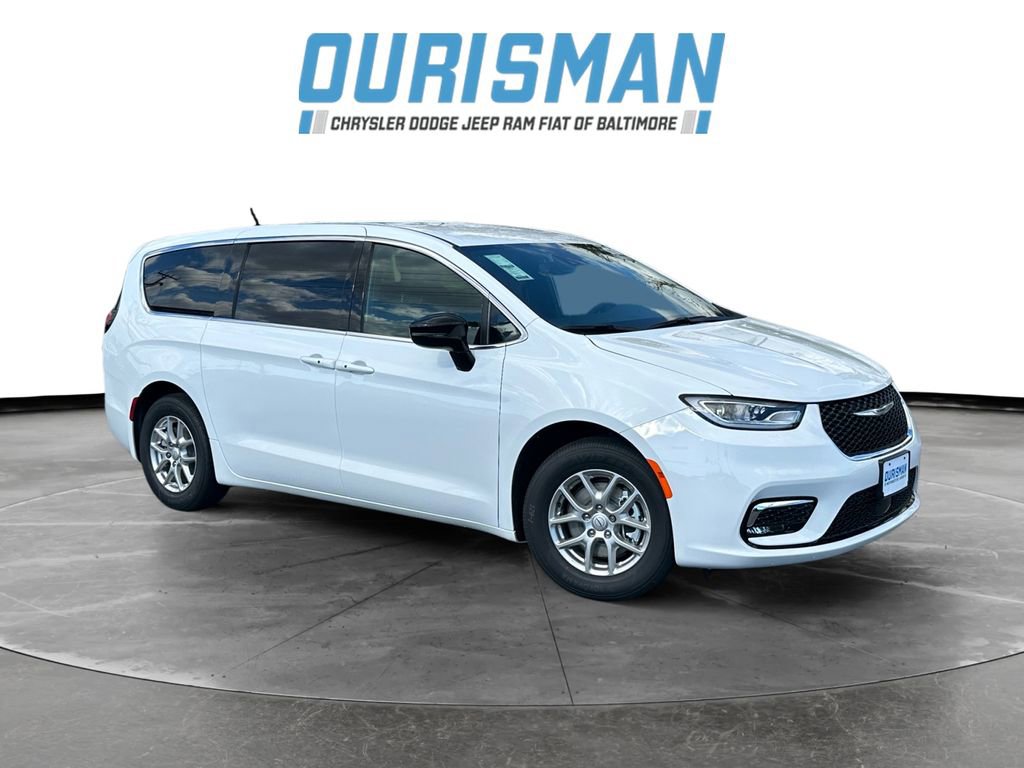 New 2026 Chrysler Pacifica Select