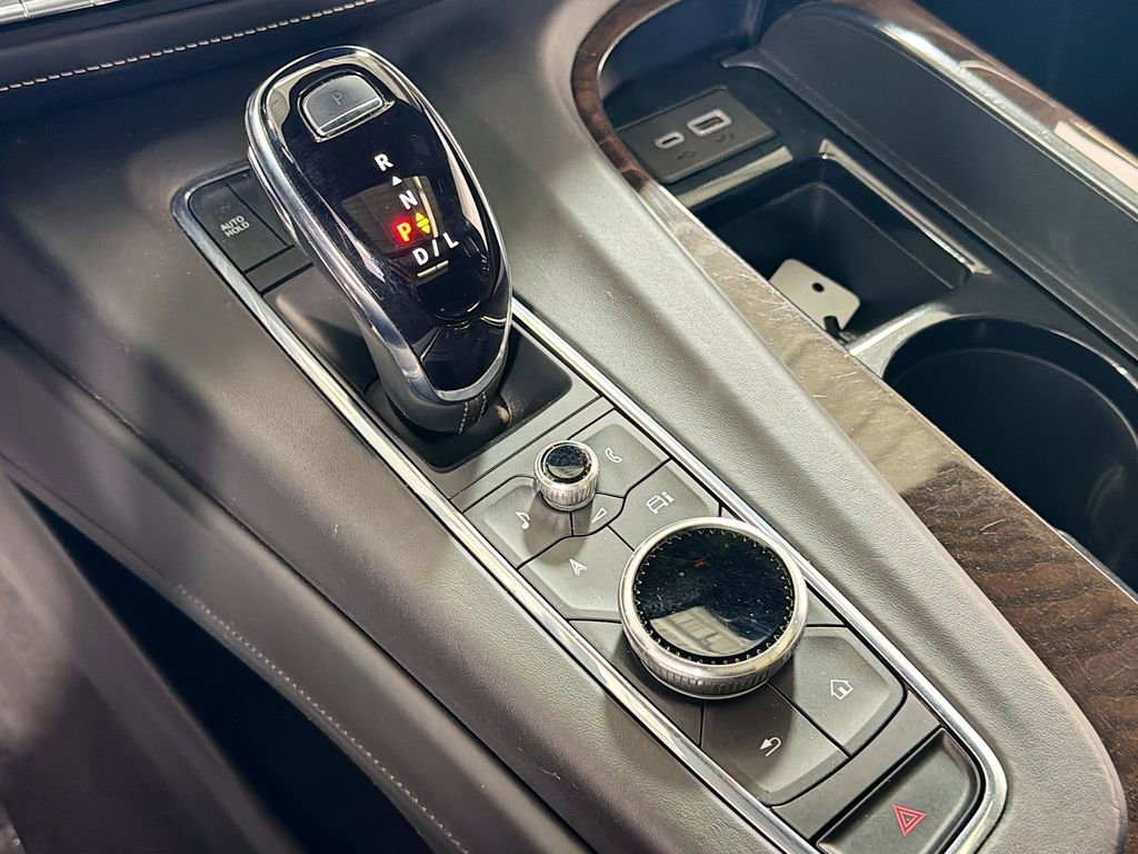 Used 2024 Cadillac Escalade Sport Platinum w/ LPO, ONYX Package image 16