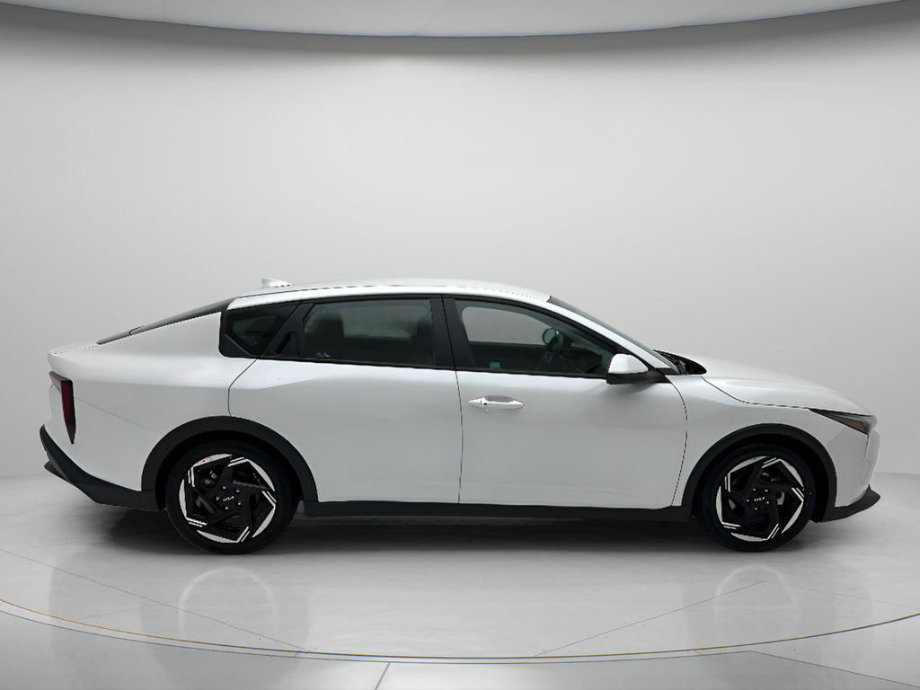Used 2025 Kia K4 EX FWD image 6