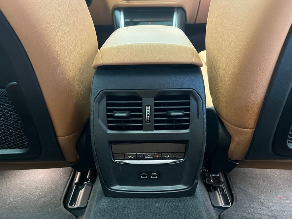 Used 2023 BMW i4 eDrive35 image 9