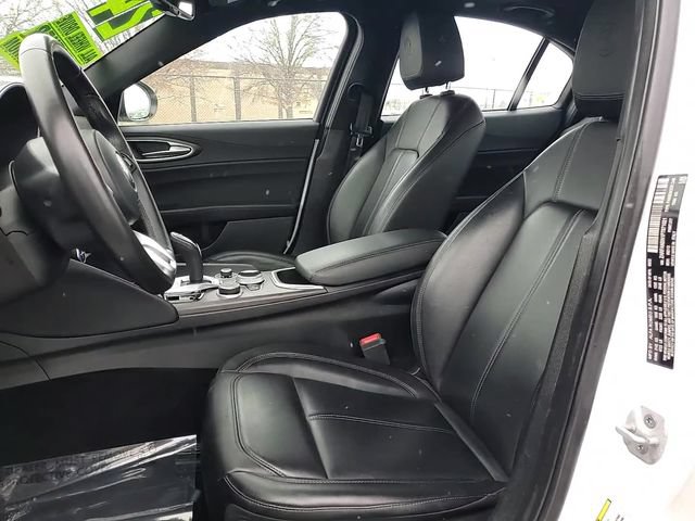 Used 2023 Alfa Romeo Giulia Ti AWD/4WD image 11