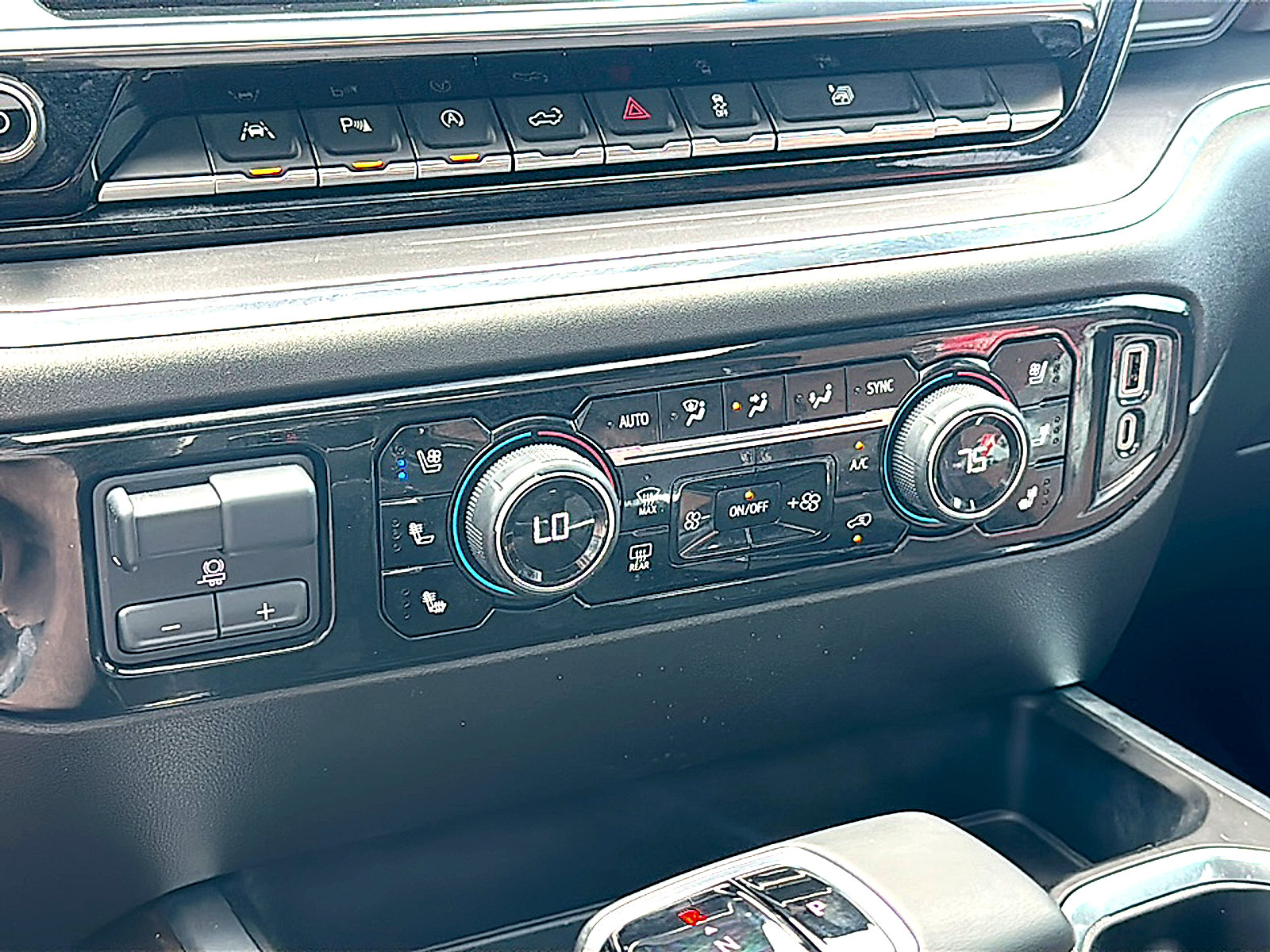 Used 2024 Chevrolet Silverado 1500 High Country w/ High Country Premium Package image 34