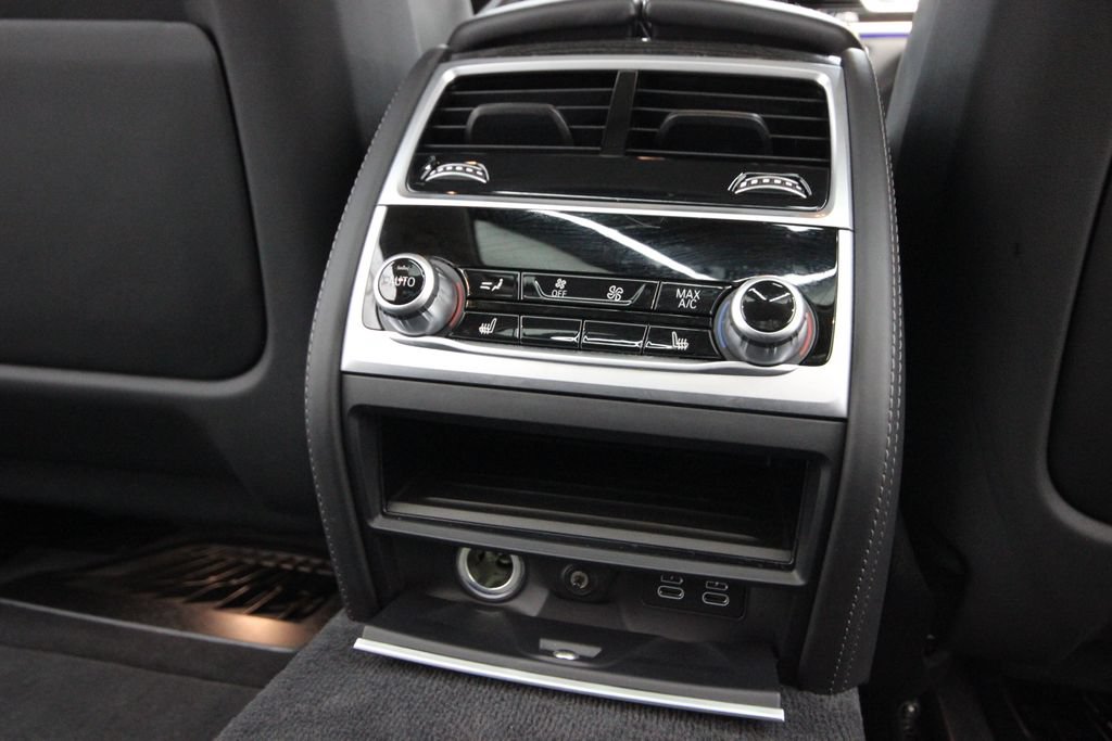 Used 2022 BMW 740i xDrive w/ Premium Package AWD/4WD image 43