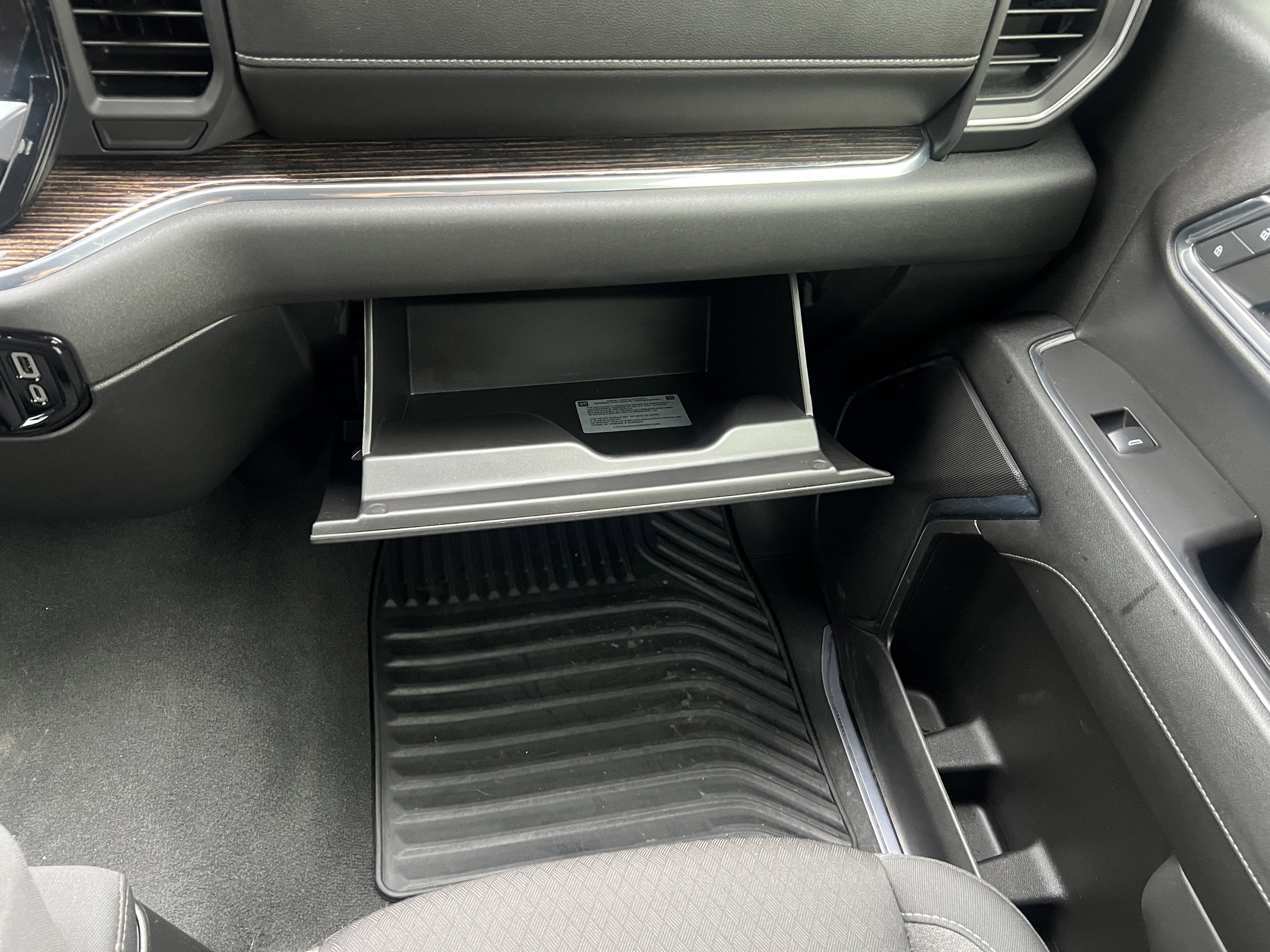 Used 2024 GMC Sierra 1500 SLE w/ Preferred Package image 32