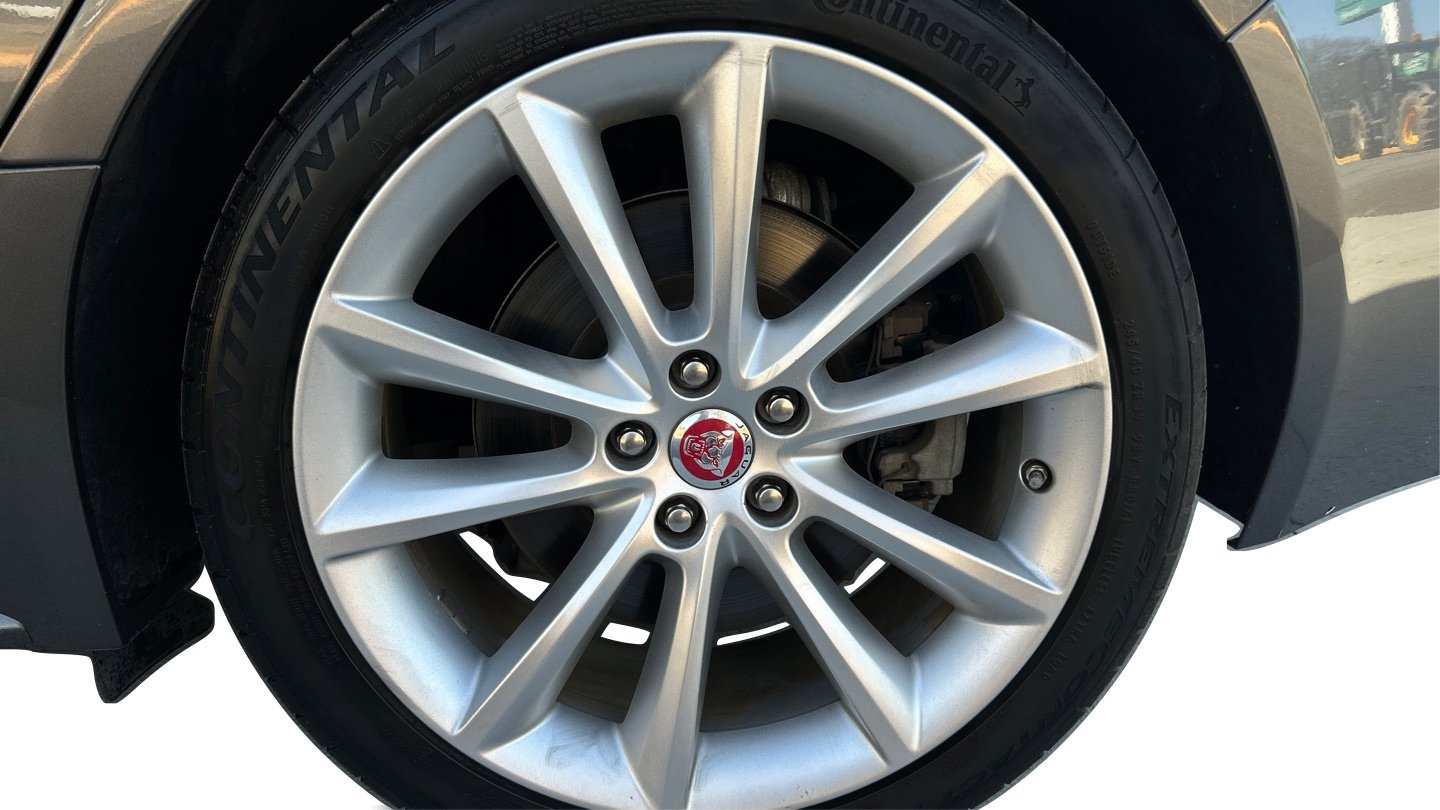 Used 2016 Jaguar XF R-Sport image 47