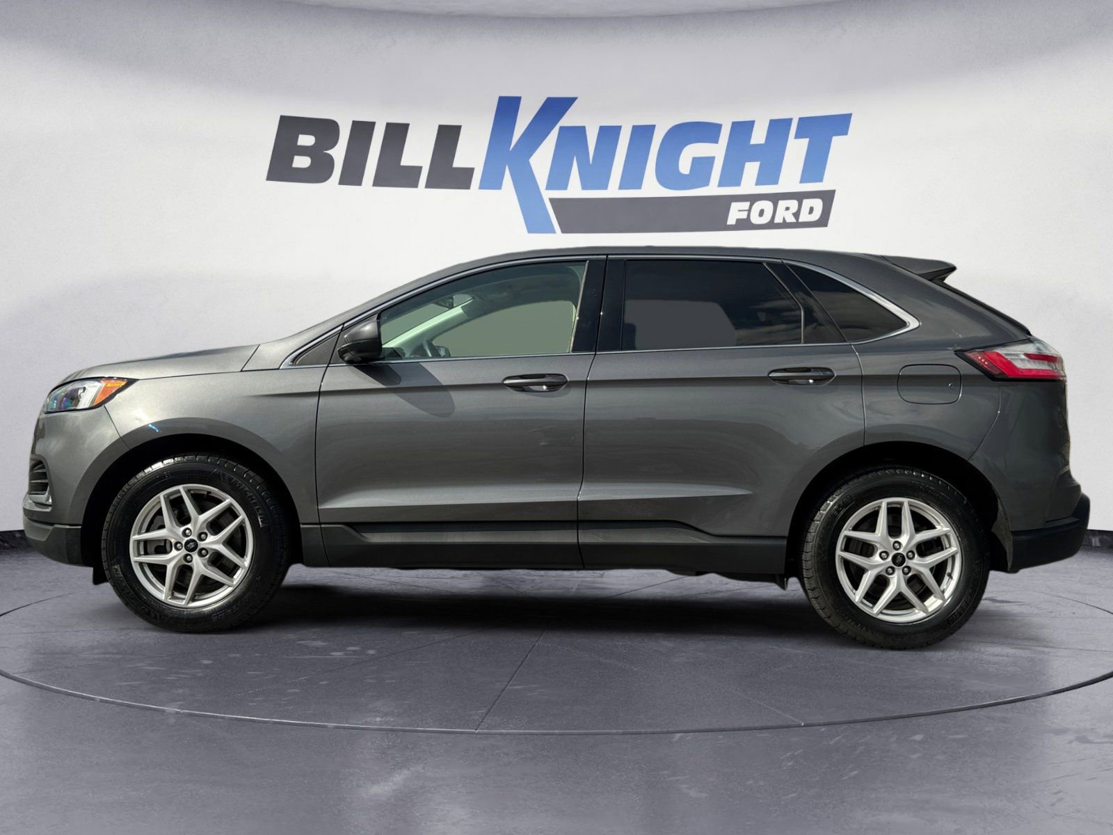 Used 2024 Ford Edge SEL w/ Convenience Package image 2
