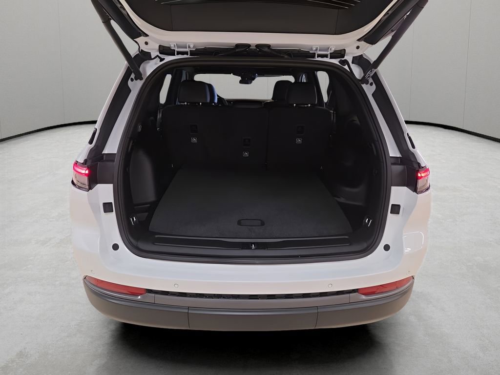 New 2026 Jeep Grand Cherokee Altitude image 24