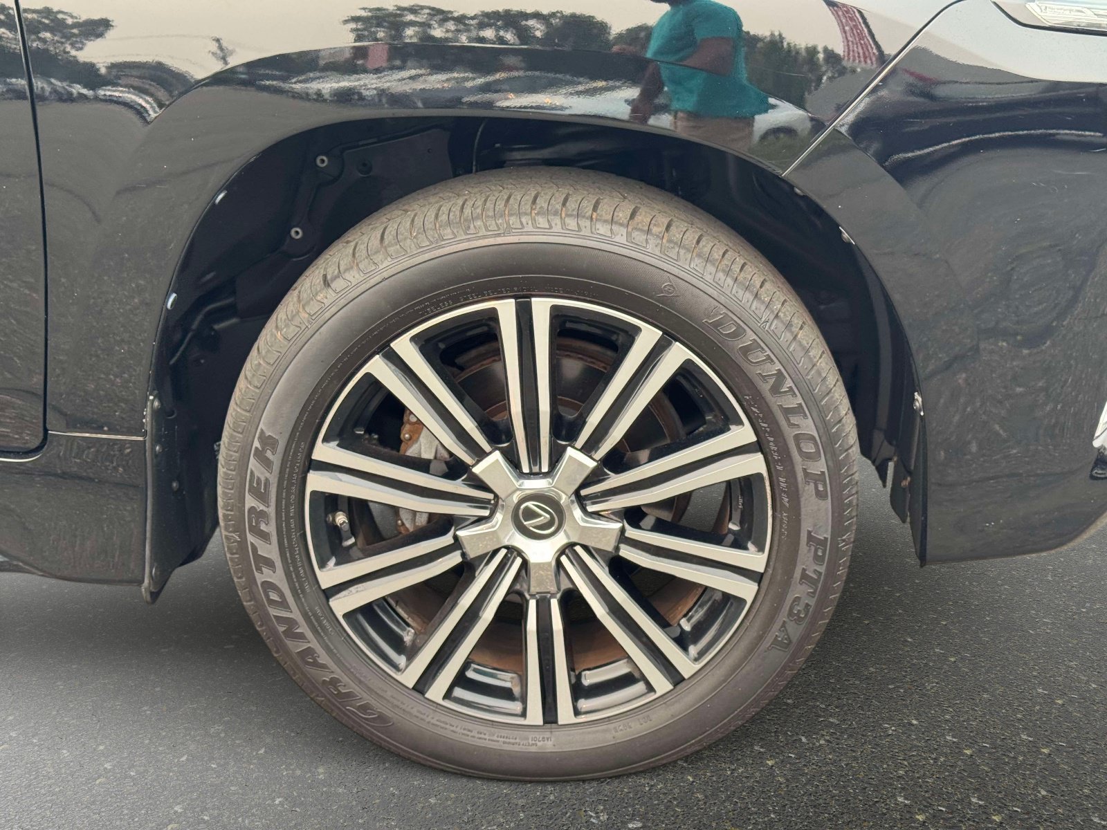 Used 2019 Lexus LX 570 4WD w/ Luxury Package image 8