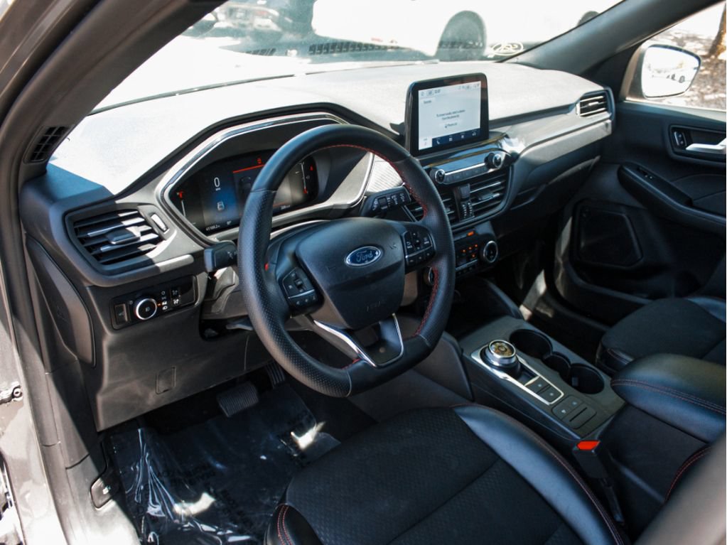 Used 2025 Ford Escape ST-Line Select AWD/4WD image 9