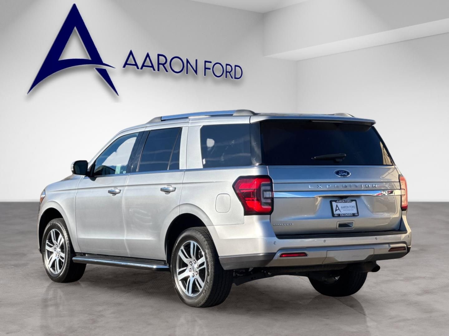 Used 2023 Ford Expedition Limited image 4