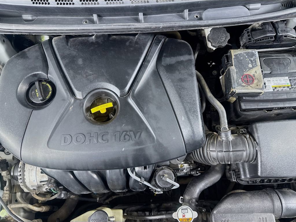 Used 2013 Hyundai Elantra GLS w/ Preferred Pkg image 34