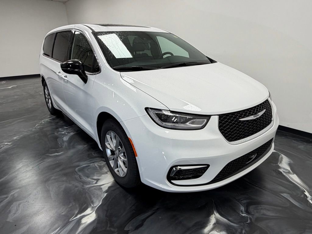 New 2026 Chrysler Pacifica Limited FWD image 19