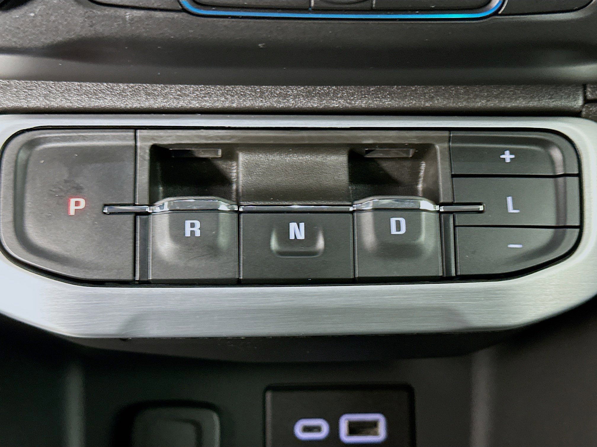 Used 2023 GMC Acadia SLE w/ Driver Convenience Package image 24