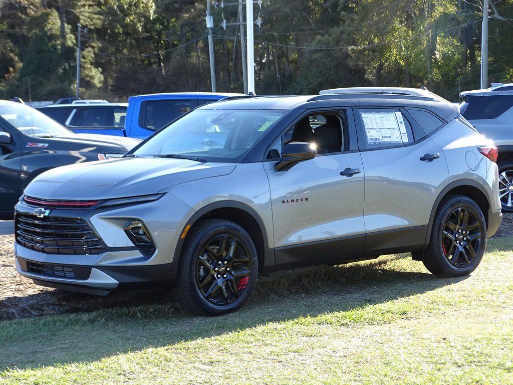 New 2025 Chevrolet Blazer LT w/ Redline Edition image 2