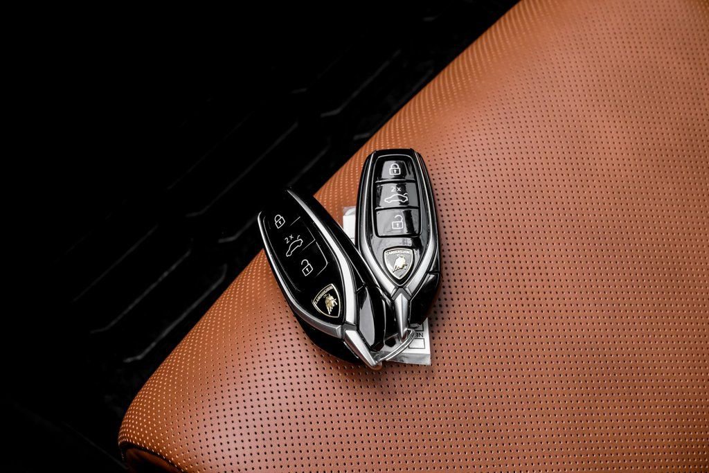 Used 2022 Lamborghini Urus image 55