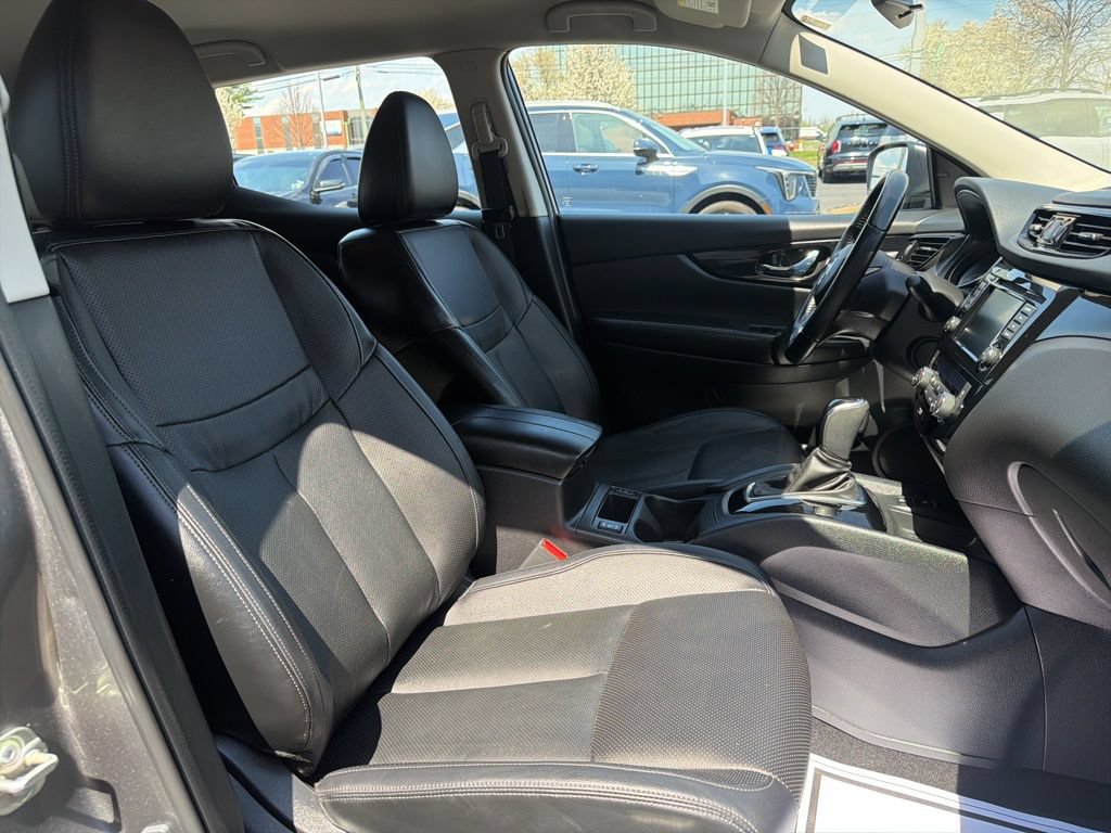 Used 2022 Nissan Rogue Sport SL AWD/4WD image 12