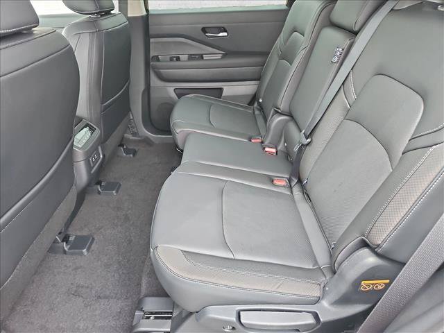 New 2026 Nissan Pathfinder SL FWD image 16