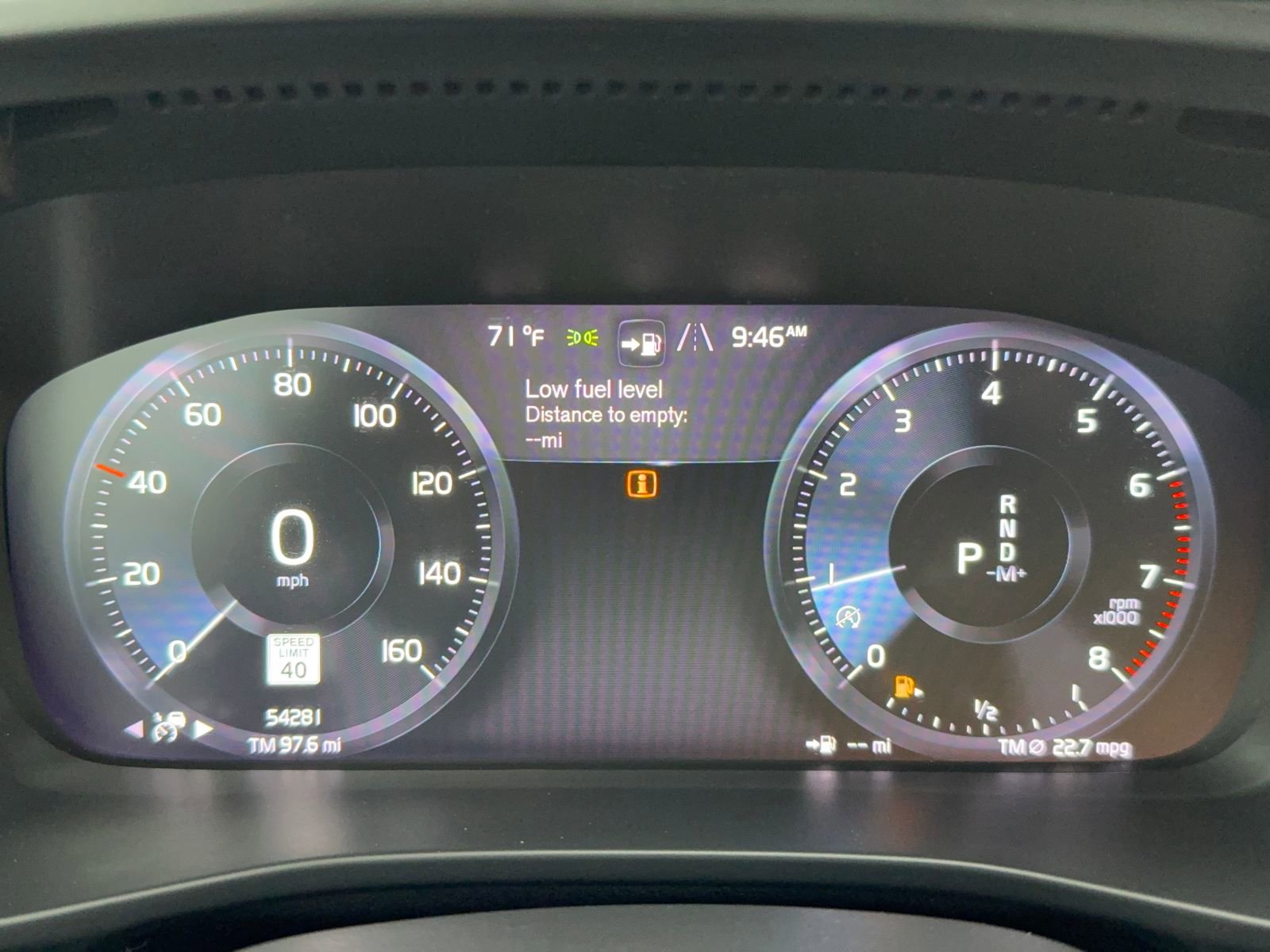 Used 2019 Volvo XC40 T4 Momentum image 22