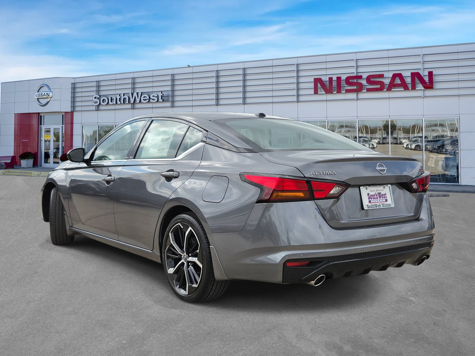 New 2026 Nissan Altima 2.5 SR FWD image 7
