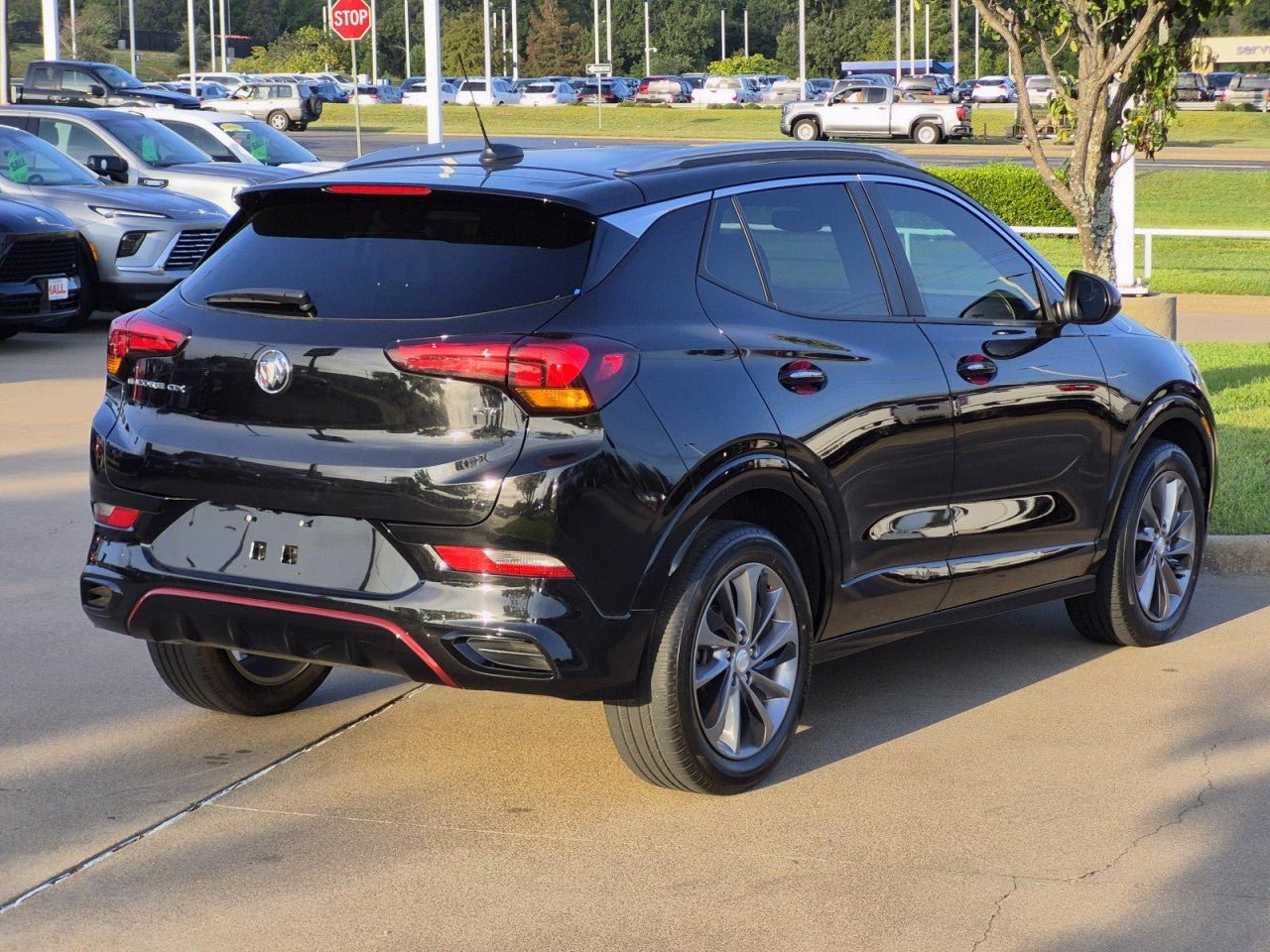 Certified 2022 Buick Encore GX Select w/ Sport Touring Package FWD image 6