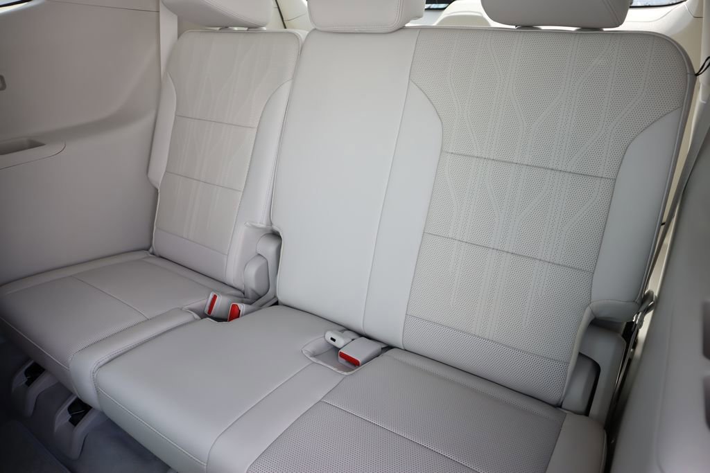 New 2026 Buick Enclave Avenir w/ Super Cruise Package image 21