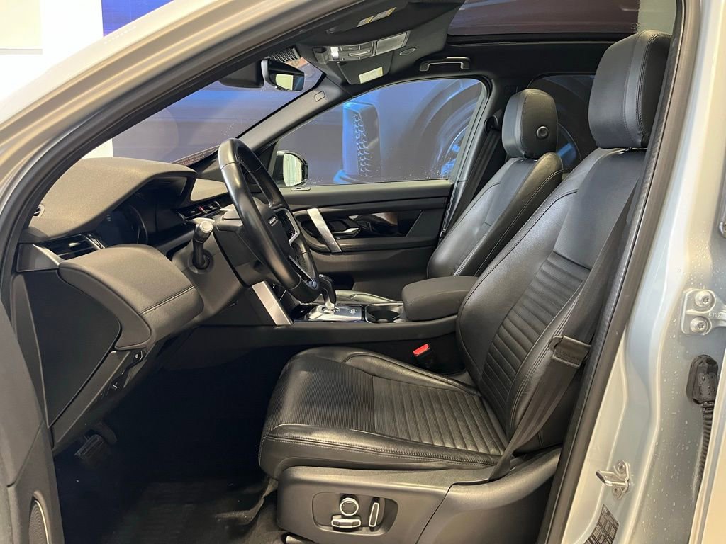 Used 2021 Land Rover Discovery Sport S image 2