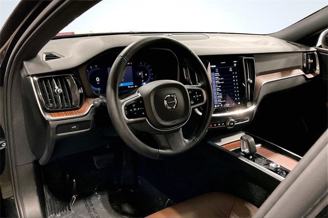 Certified 2025 Volvo V60 B5 Cross Country Plus image 15
