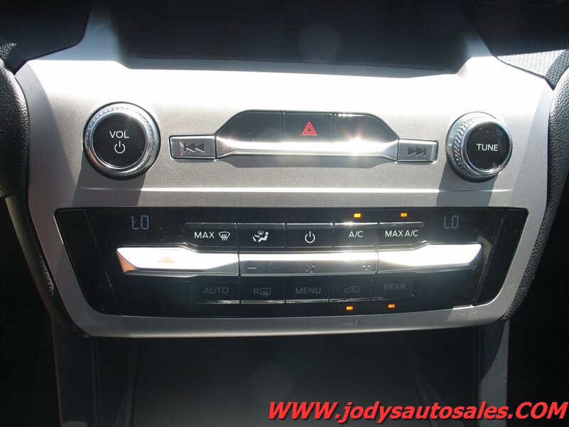 Used 2020 Ford Explorer 4WD w/ Class III Trailer Tow Package image 19