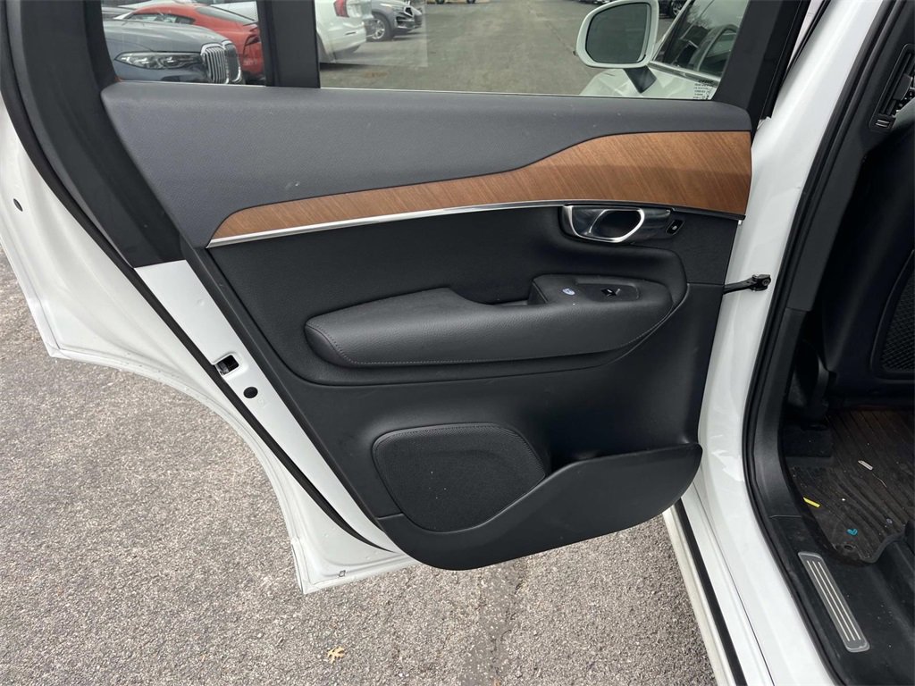 Used 2022 Volvo XC90 T8 Inscription Expression w/ Advanced Package image 18