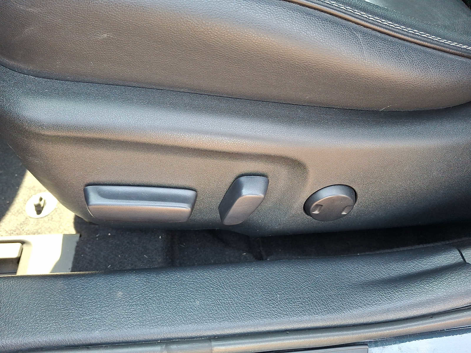 Used 2015 Toyota Camry XLE image 11