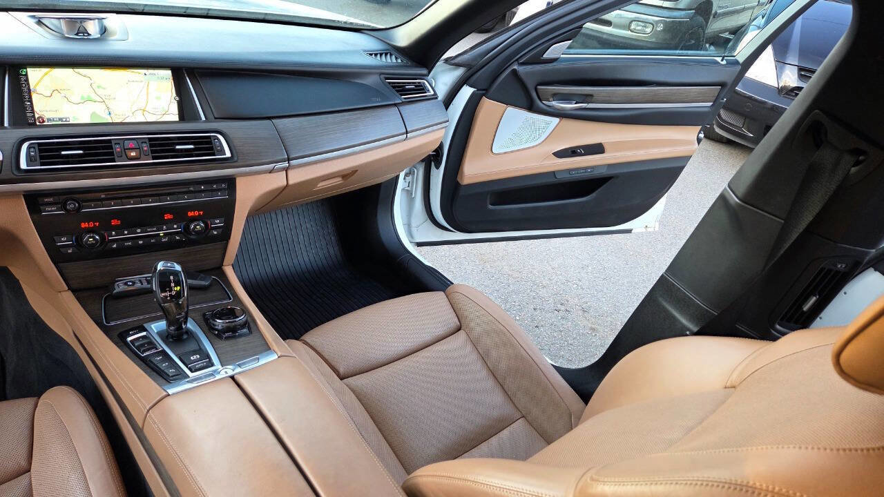 Used 2015 BMW 750i xDrive AWD/4WD image 36