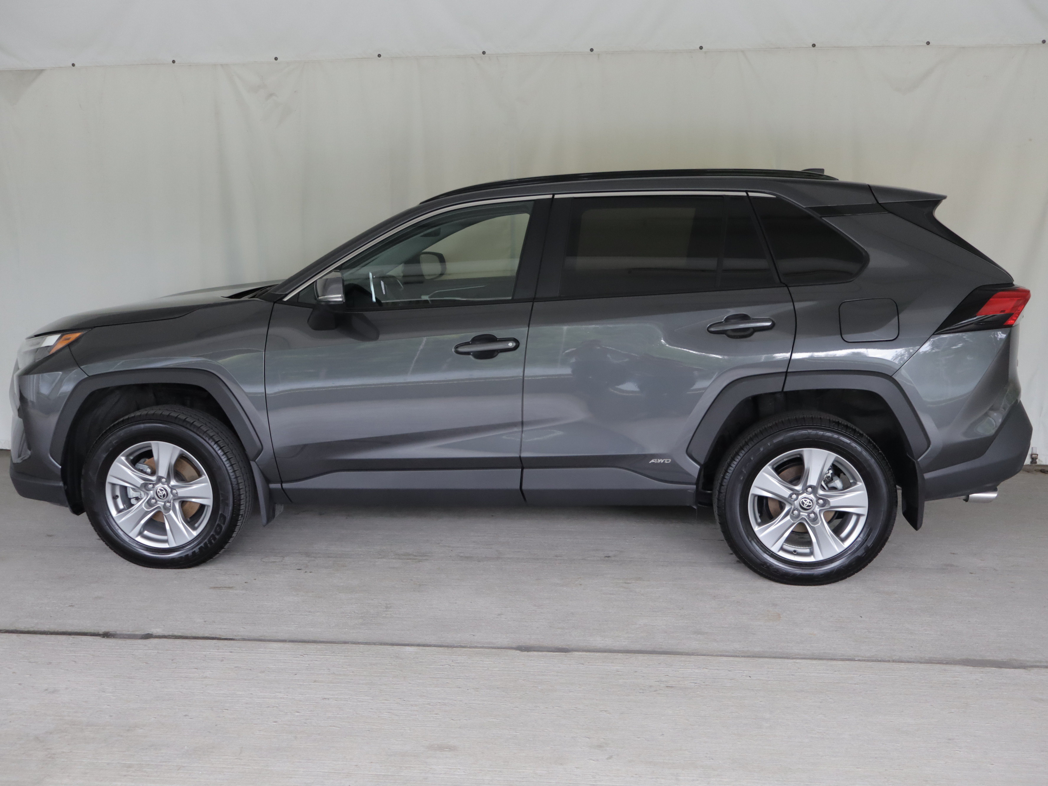 Used 2025 Toyota RAV4 XLE w/ Convenience Package AWD/4WD image 25