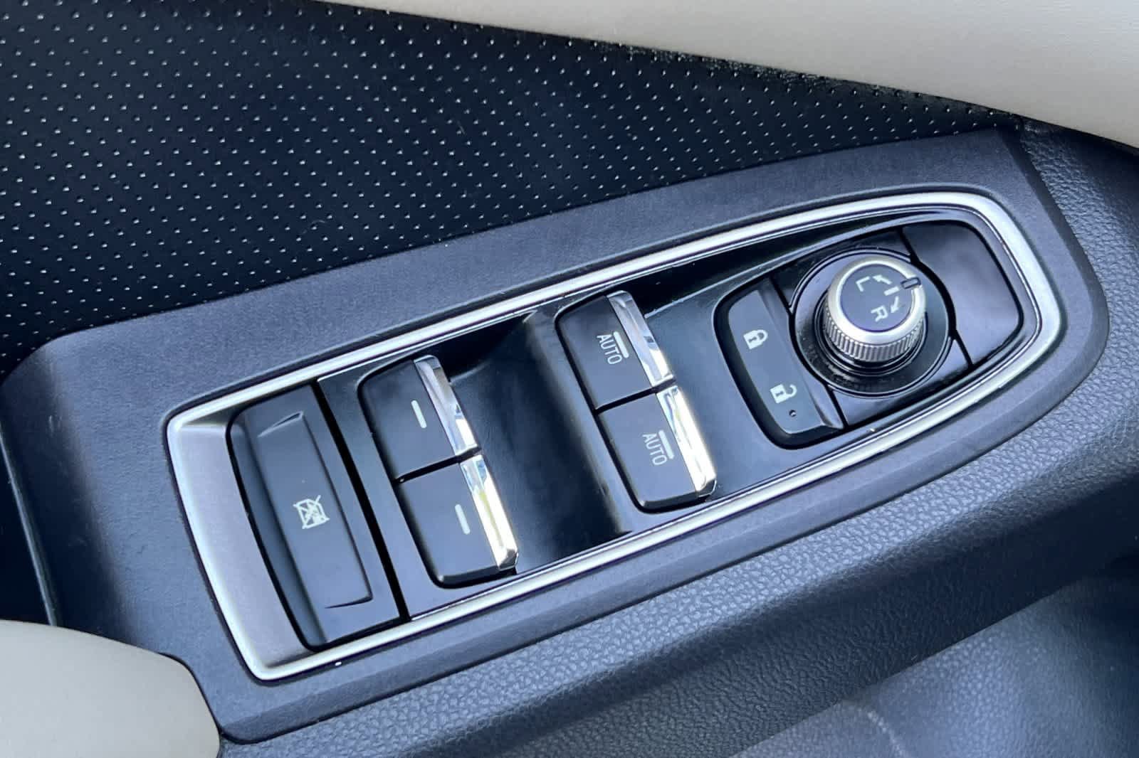 Used 2019 Subaru Ascent Limited w/ Popular Package #3 AWD/4WD image 13