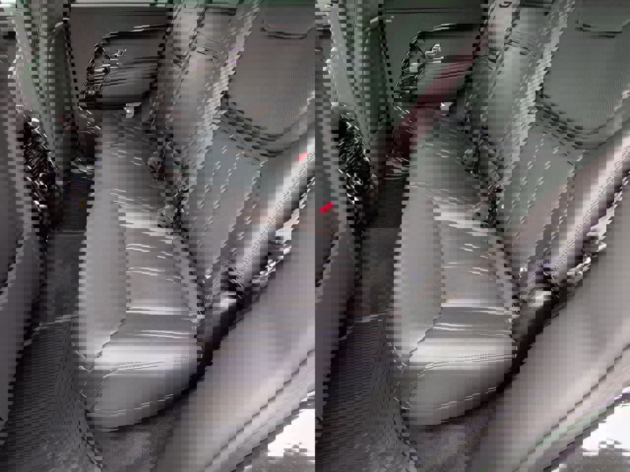 New 2026 Land Rover Range Rover Sport SE AWD/4WD image 20