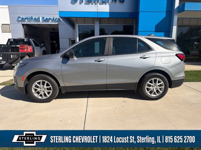 Used 2023 Chevrolet Equinox LS AWD/4WD image 2